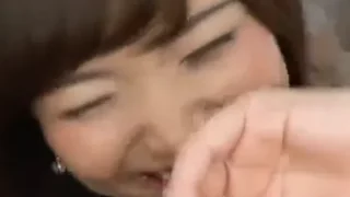 アジア人日本のポルノ-エロいティーンが巨大なチンポをしゃぶってから騎乗位